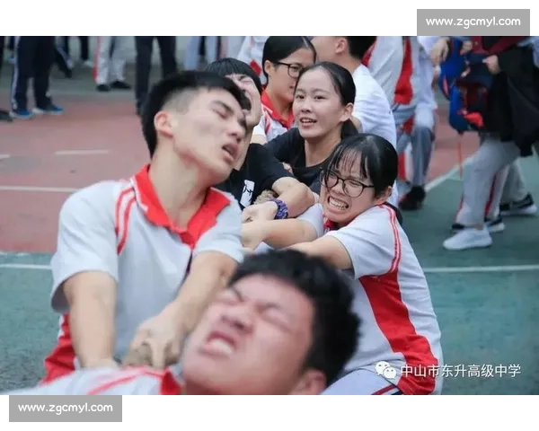 难忘的二年级校园拔河比赛中的团结力量与拼搏精神快乐成长记